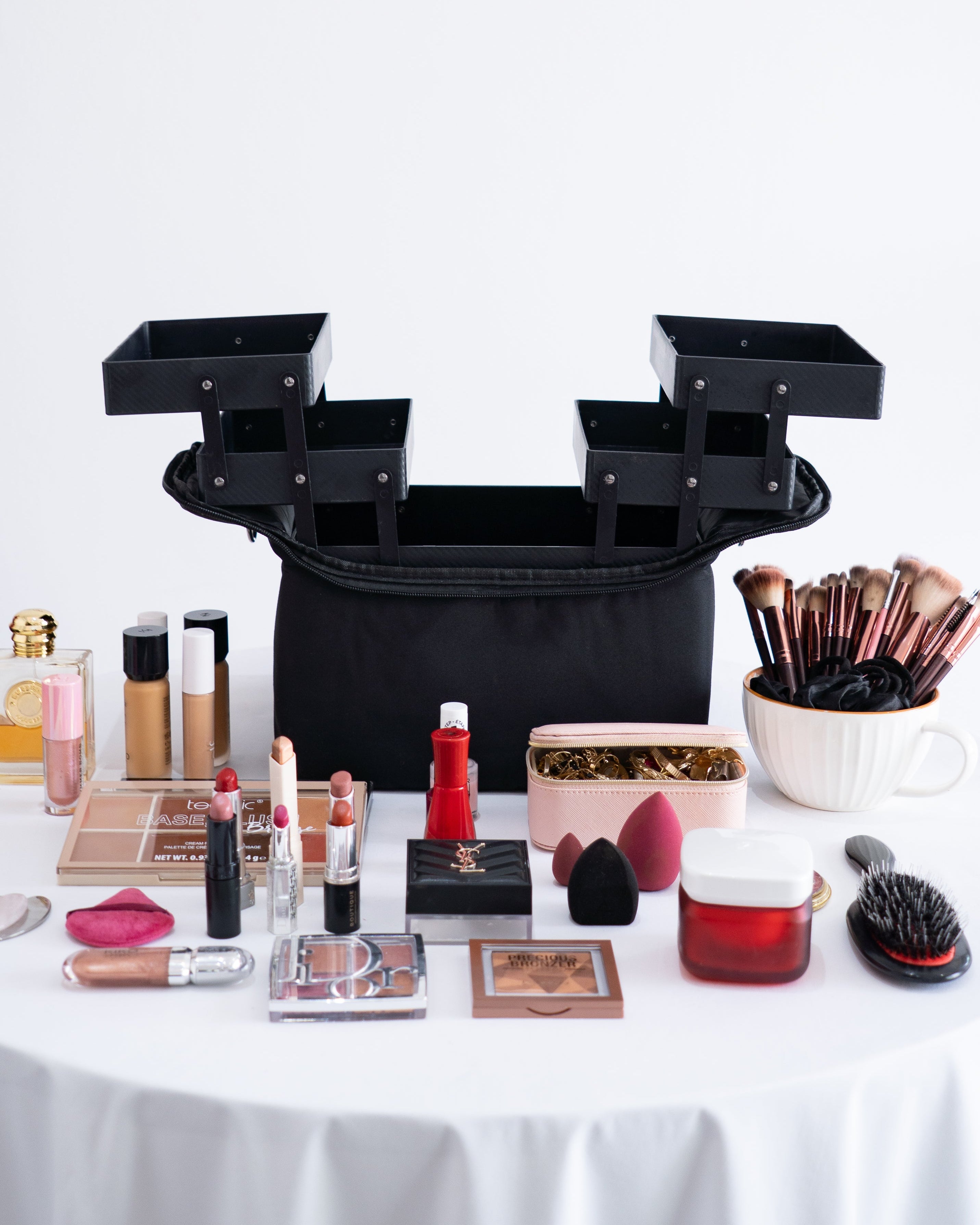 Siluéra Full Glam Tiered Vanity Case